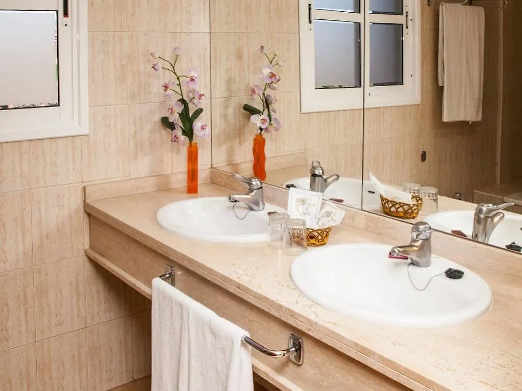*** Otel Aguamarina Golf Apartments Golf Del Sur İspanya